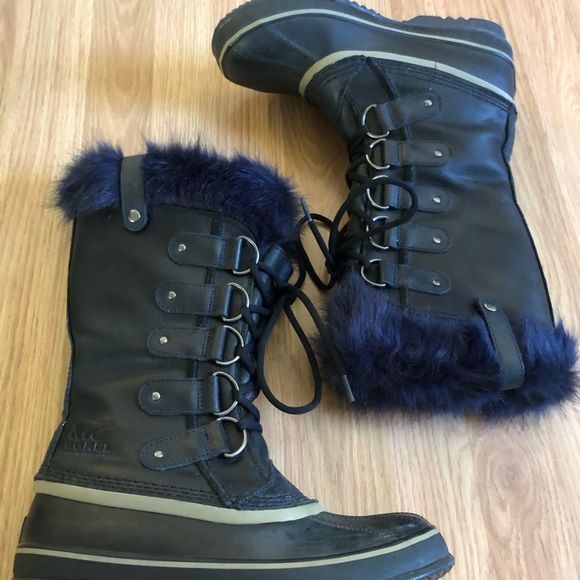 Sorel Black Lace Up Boots with Blue Fur Trim - Picture 10 of 13